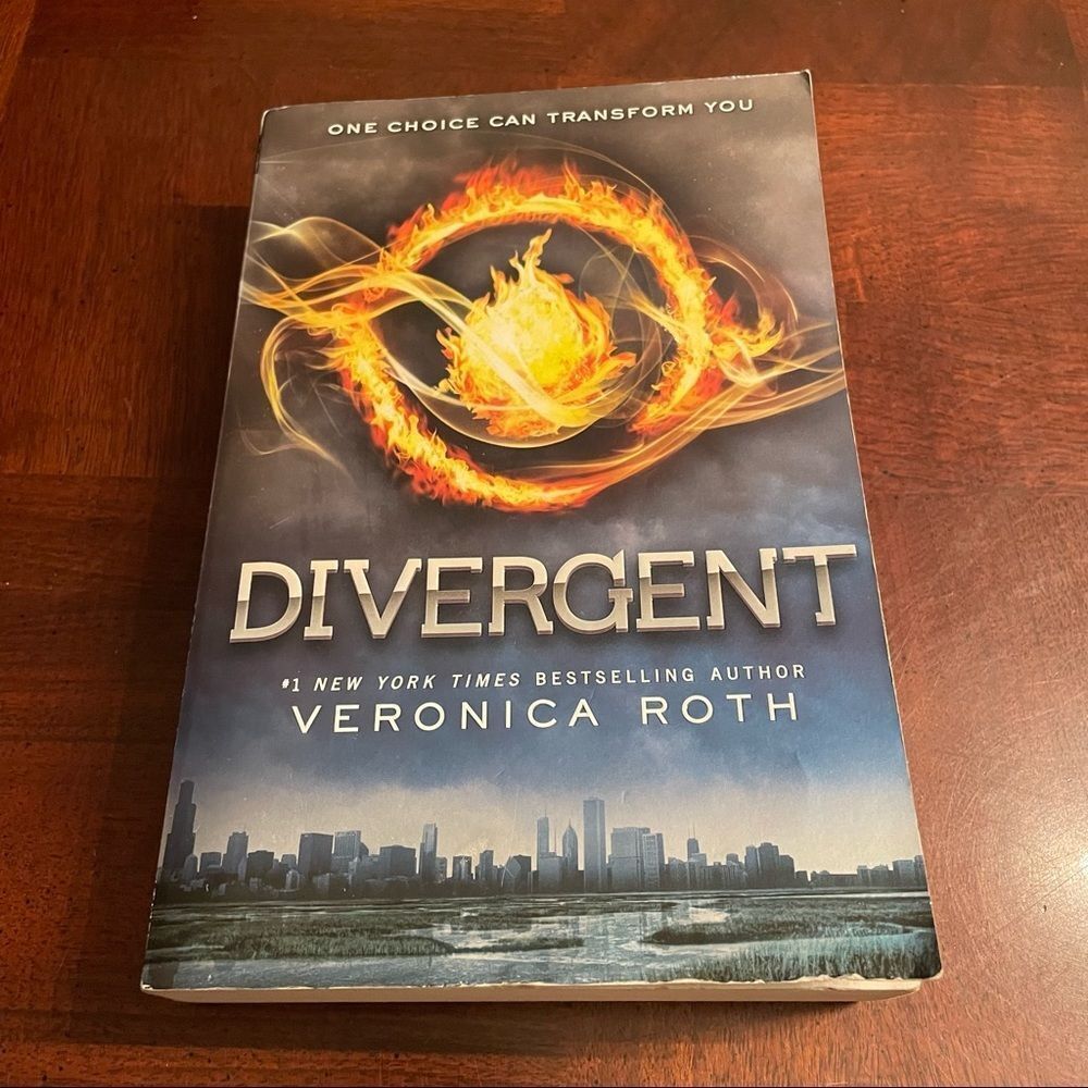 Divergent Book